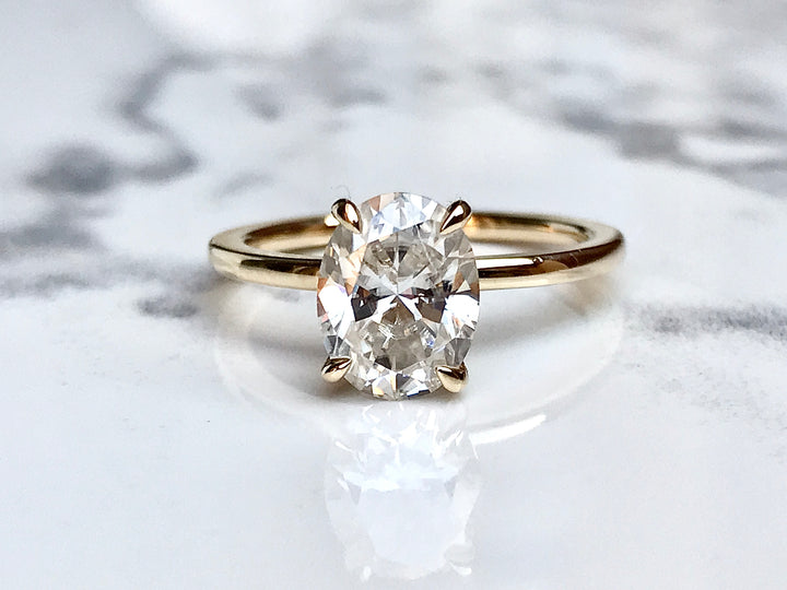 Laura- Oval Diamond Solitaire